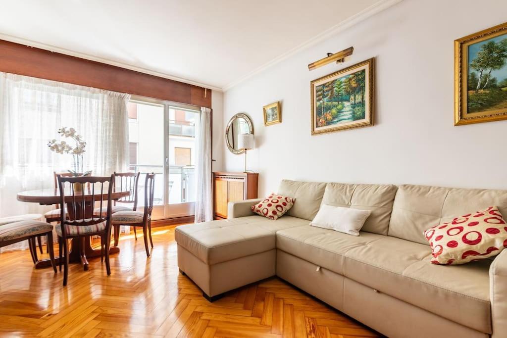 Terraza Playa Y Calle Peatonal Ess03377 Σαν Σεμπαστιάν Εξωτερικό φωτογραφία