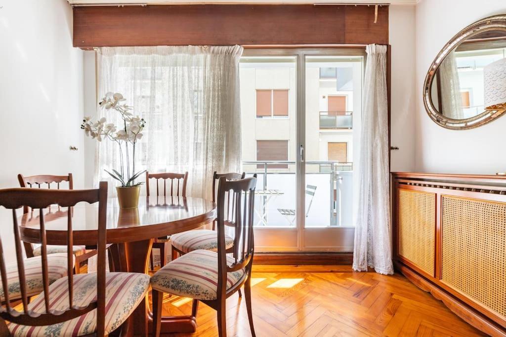 Terraza Playa Y Calle Peatonal Ess03377 Σαν Σεμπαστιάν Εξωτερικό φωτογραφία