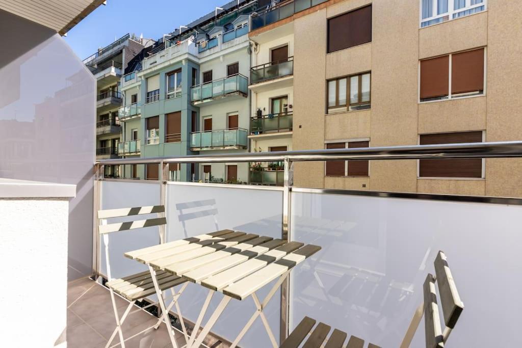Terraza Playa Y Calle Peatonal Ess03377 Σαν Σεμπαστιάν Εξωτερικό φωτογραφία