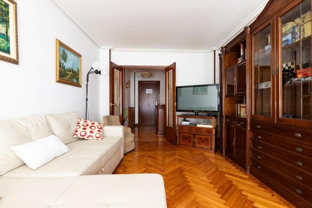 Terraza Playa Y Calle Peatonal Ess03377 Σαν Σεμπαστιάν Εξωτερικό φωτογραφία